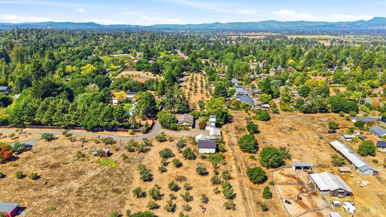815 Blessing Way Sebastopol CA 95472