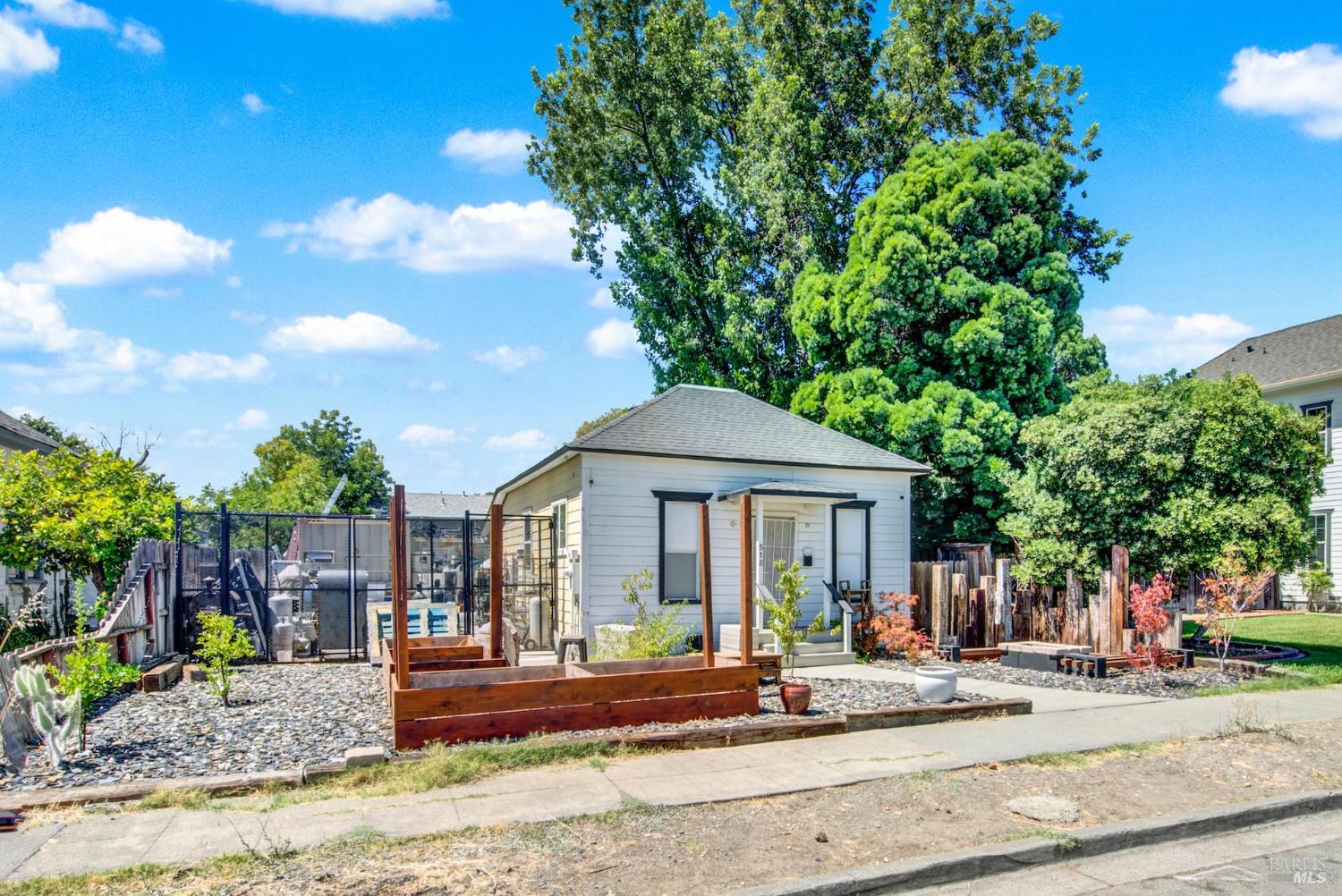 512 Davis Street Vacaville CA 95688