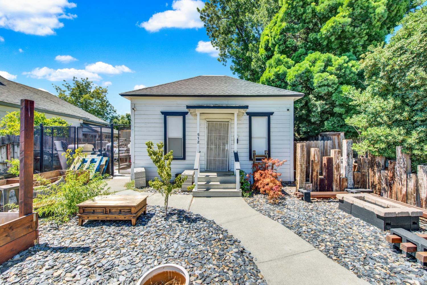 512 Davis Street Vacaville CA 95688