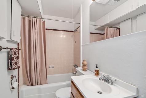 820 Brown Street Healdsburg CA 95448