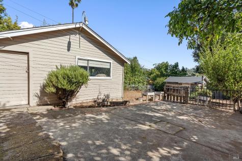 820 Brown Street Healdsburg CA 95448