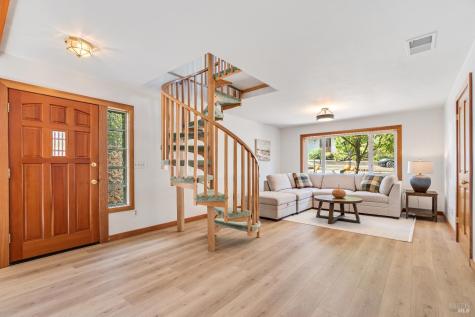 820 Brown Street Healdsburg CA 95448