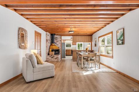 820 Brown Street Healdsburg CA 95448
