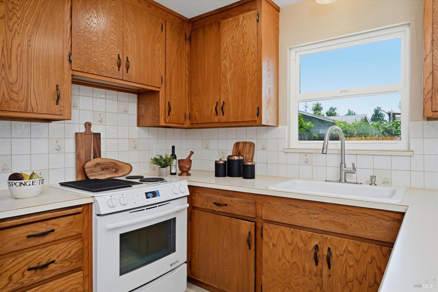 802 Pueblo Avenue Napa CA 94558