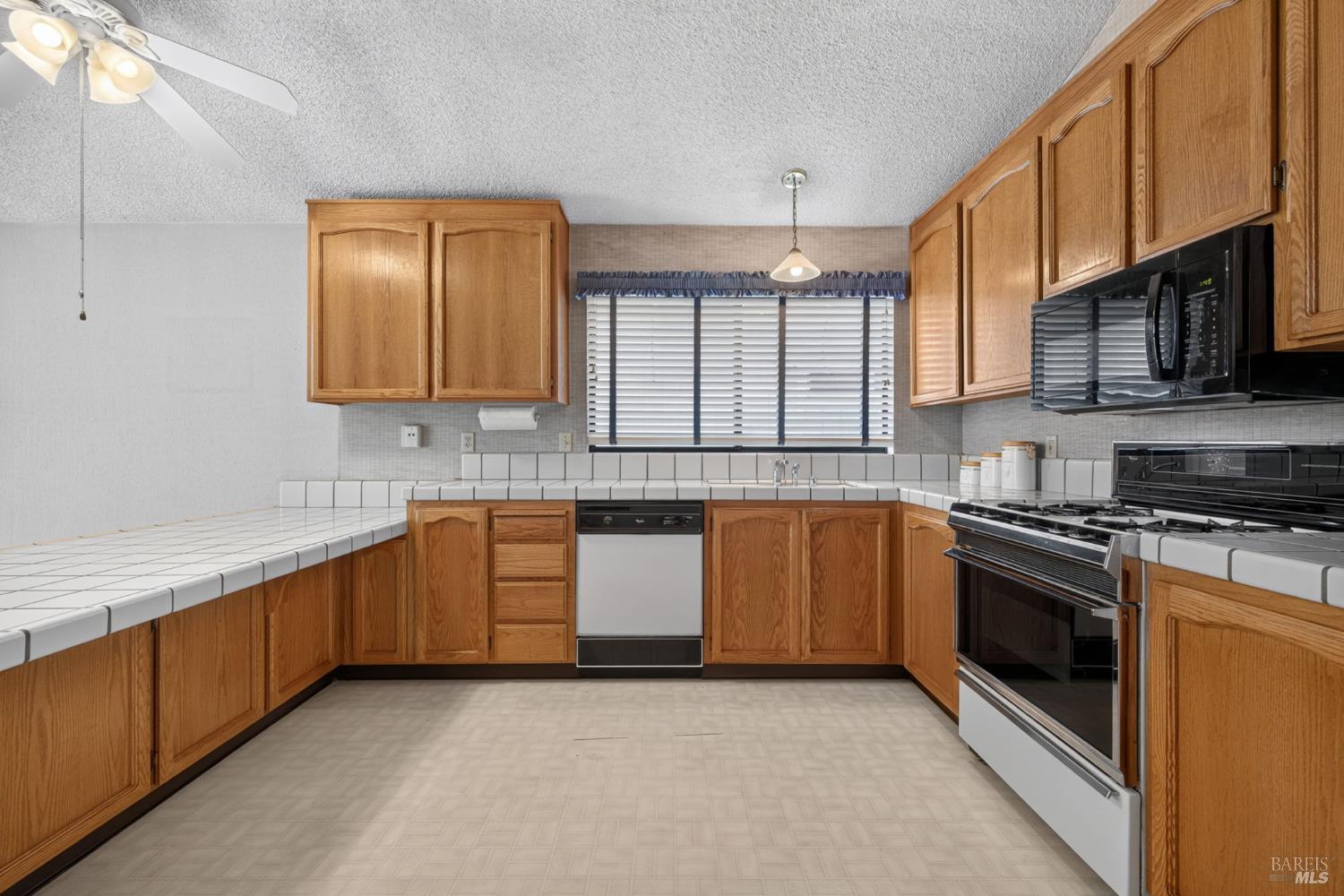 1409 Magnolia Avenue Rohnert Park CA 94928