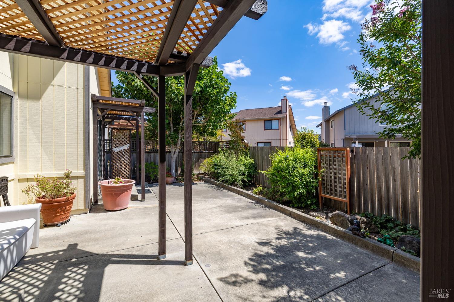 1409 Magnolia Avenue Rohnert Park CA 94928