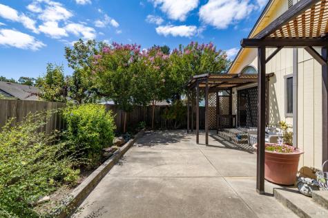 1409 Magnolia Avenue Rohnert Park CA 94928