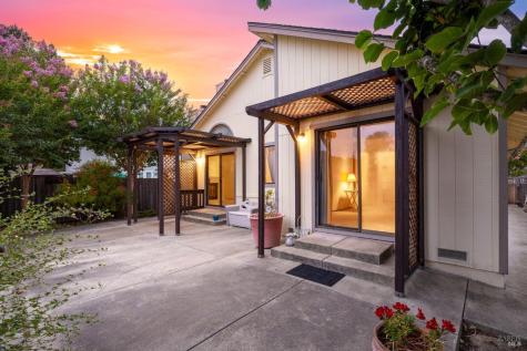 1409 Magnolia Avenue Rohnert Park CA 94928