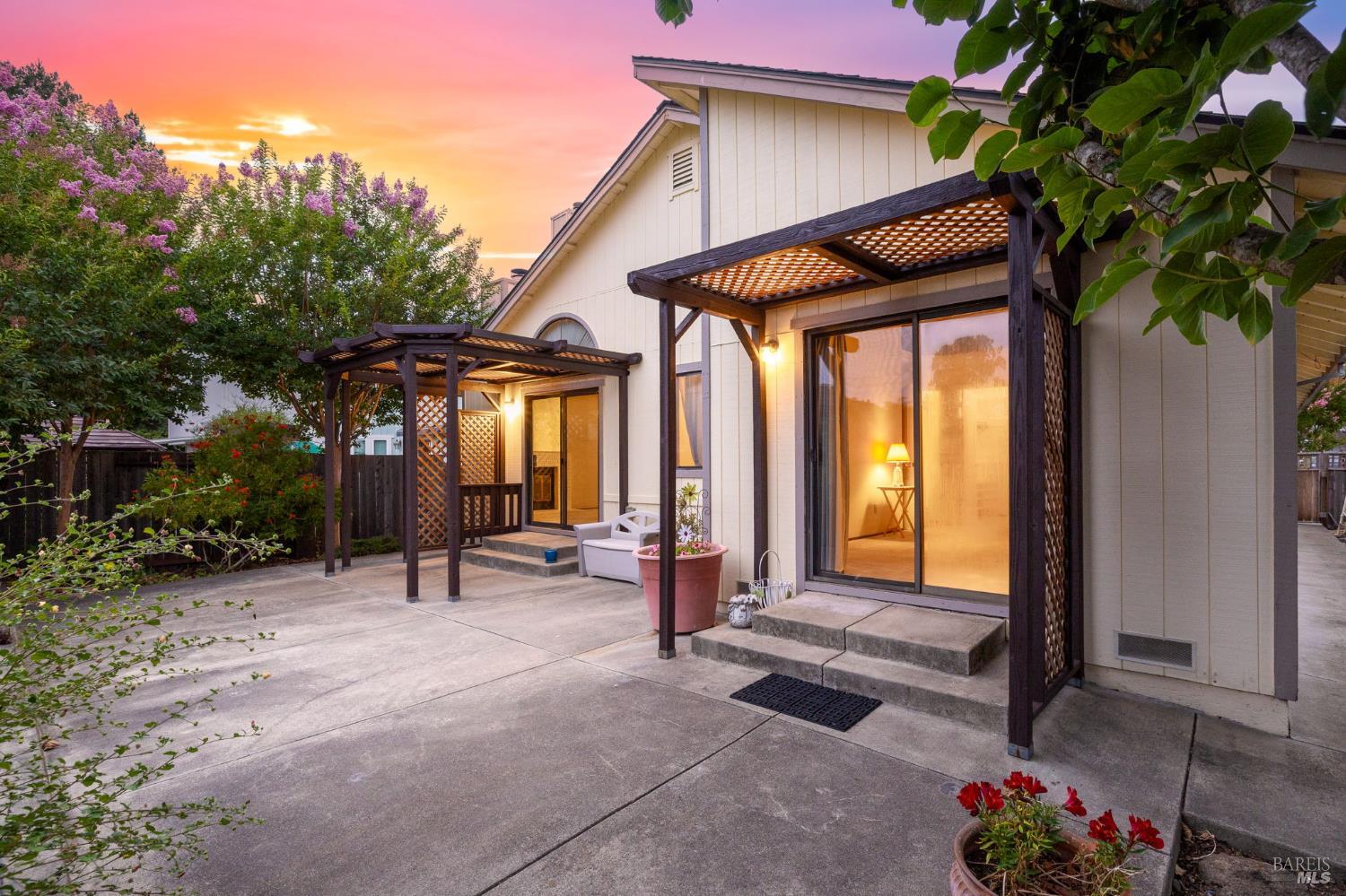 1409 Magnolia Avenue Rohnert Park CA 94928