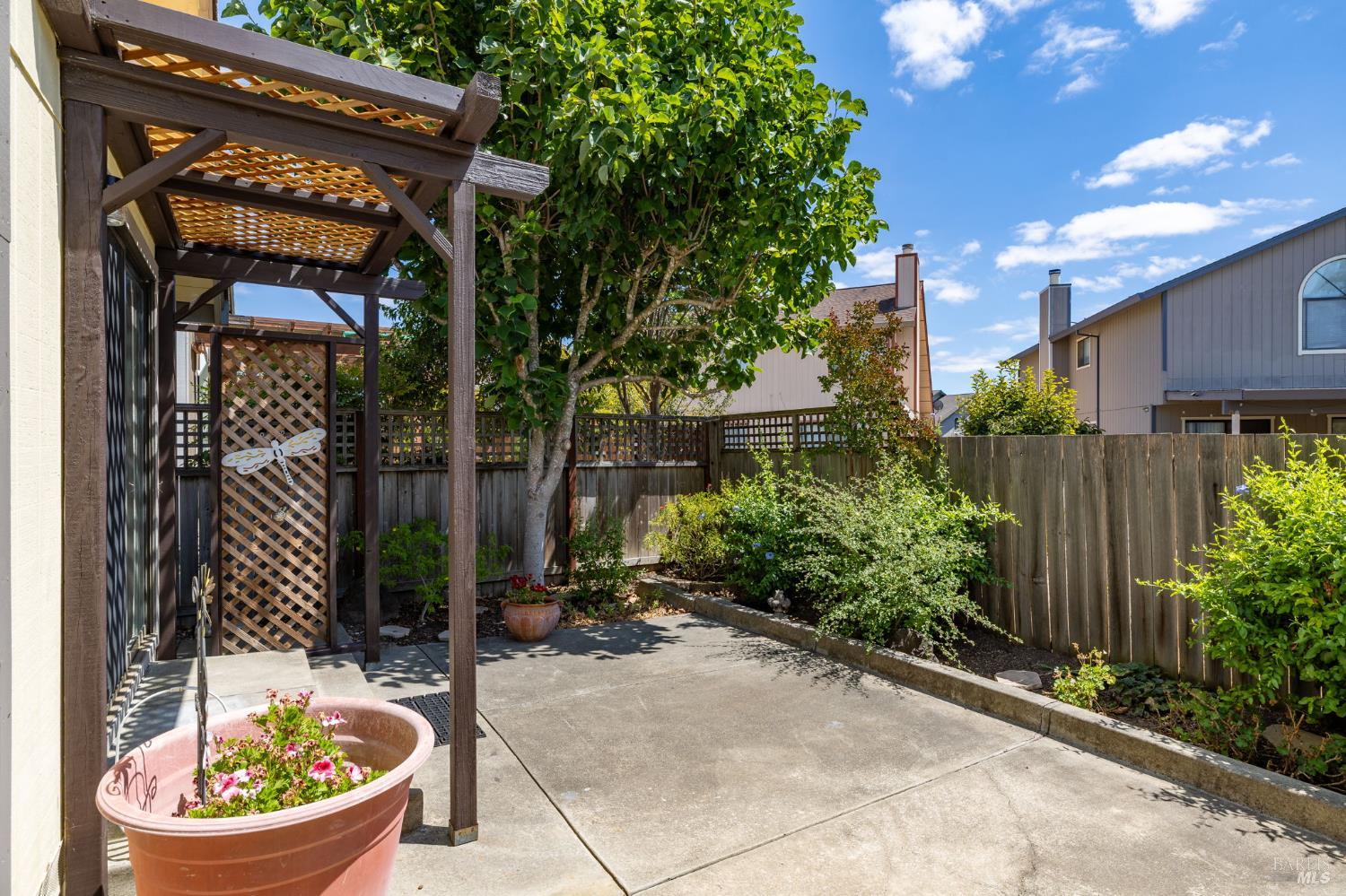 1409 Magnolia Avenue Rohnert Park CA 94928