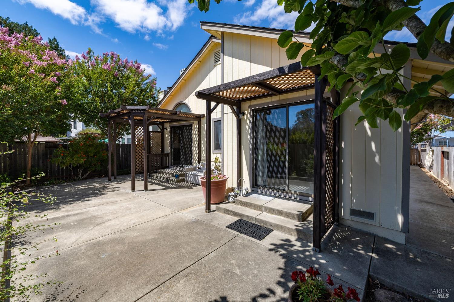 1409 Magnolia Avenue Rohnert Park CA 94928