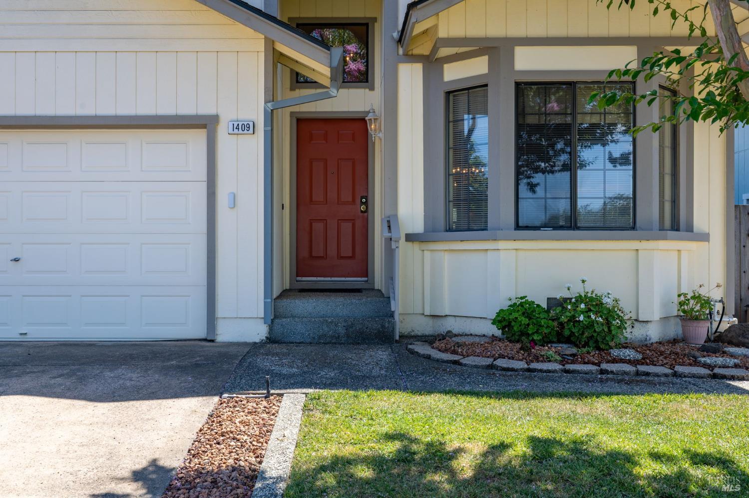 1409 Magnolia Avenue Rohnert Park CA 94928