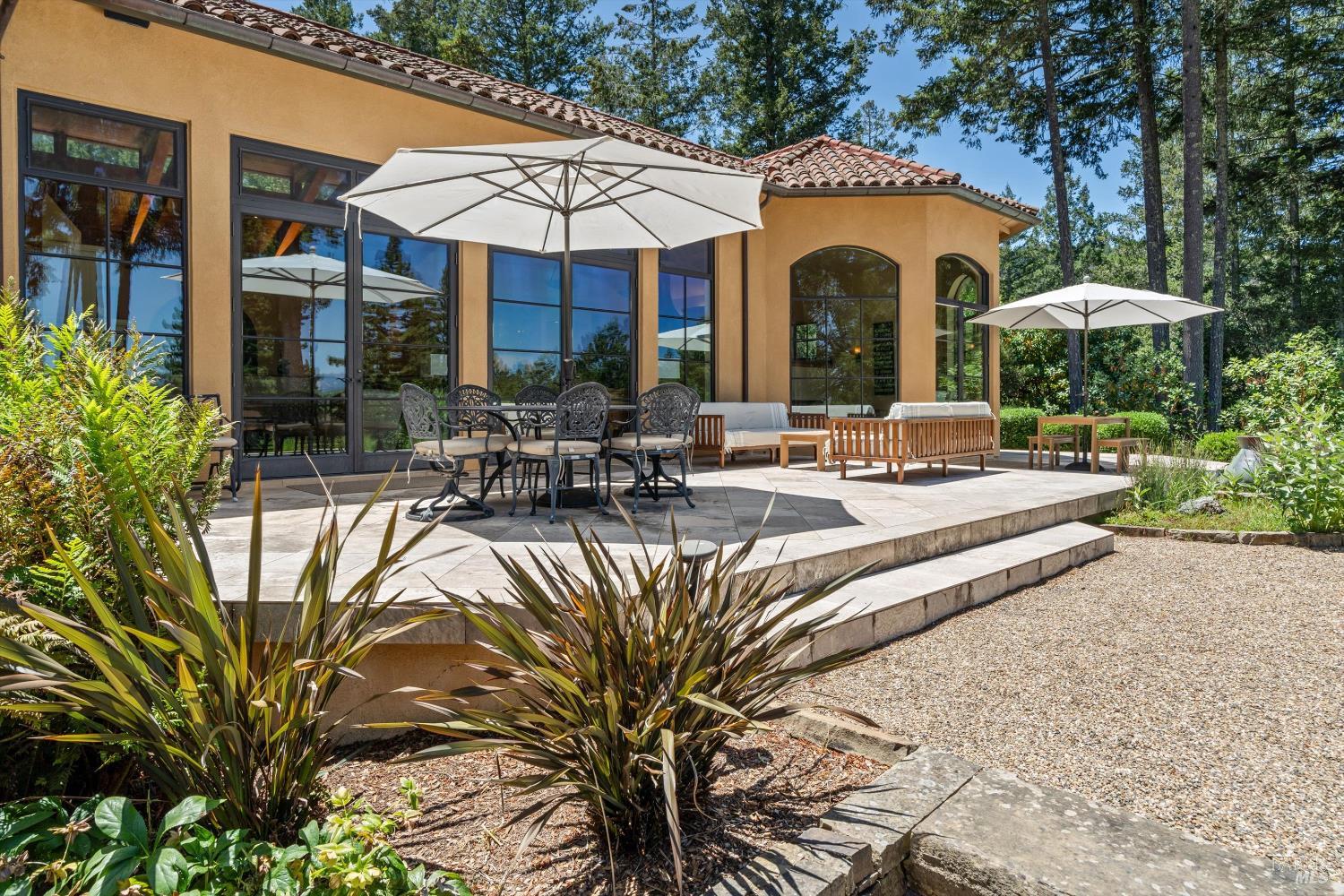 1315 W Dry Creek Road Healdsburg CA 95448
