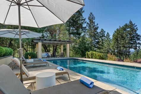 1315 W Dry Creek Road Healdsburg CA 95448
