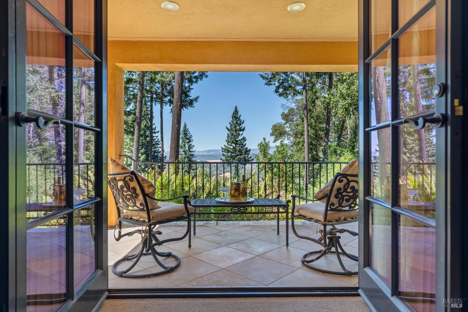 1315 W Dry Creek Road Healdsburg CA 95448