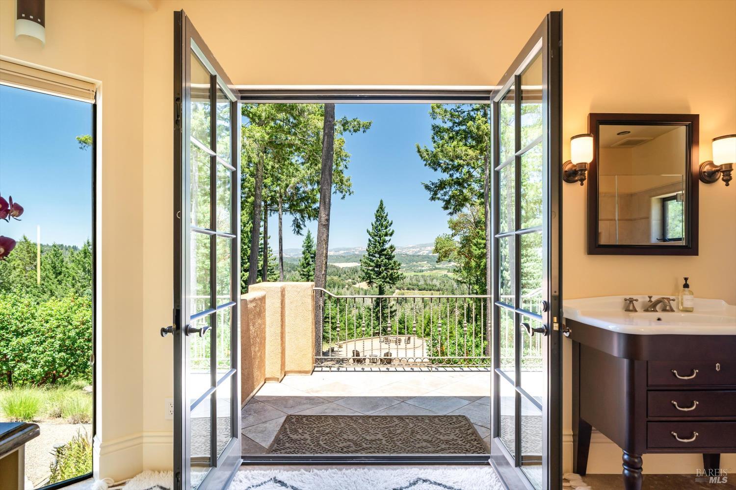 1315 W Dry Creek Road Healdsburg CA 95448