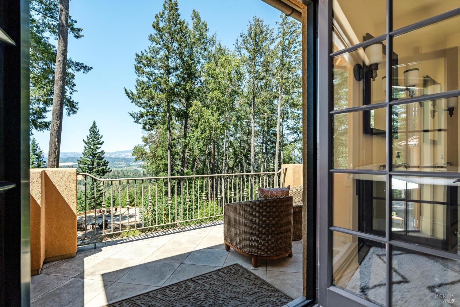 1315 W Dry Creek Road Healdsburg CA 95448
