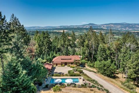 1315 W Dry Creek Road Healdsburg CA 95448