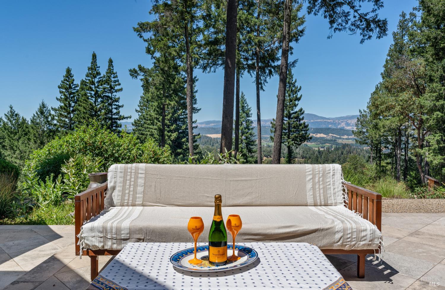 1315 W Dry Creek Road Healdsburg CA 95448