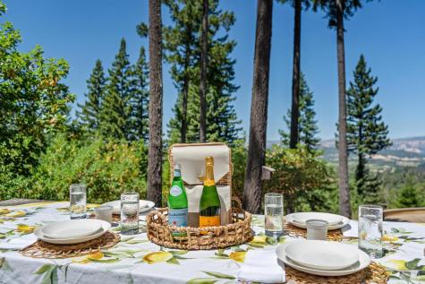 1315 W Dry Creek Road Healdsburg CA 95448