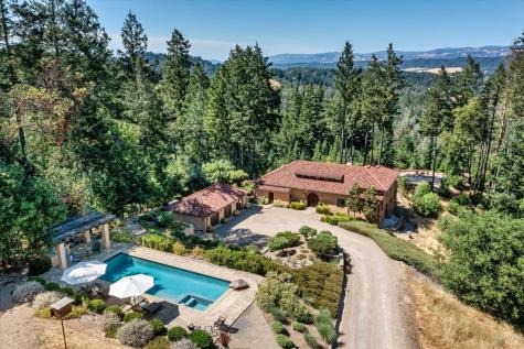 1315 W Dry Creek Road Healdsburg CA 95448