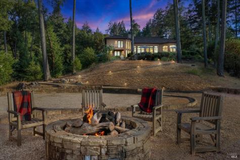 1315 W Dry Creek Road Healdsburg CA 95448