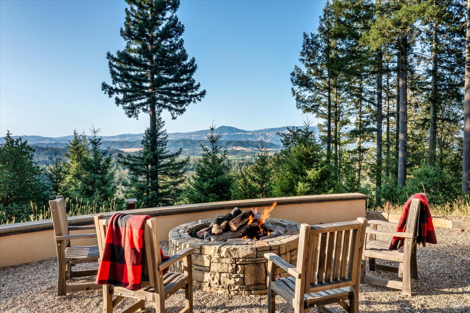 1315 W Dry Creek Road Healdsburg CA 95448
