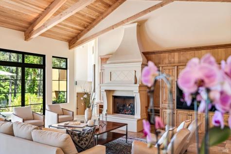 1315 W Dry Creek Road Healdsburg CA 95448