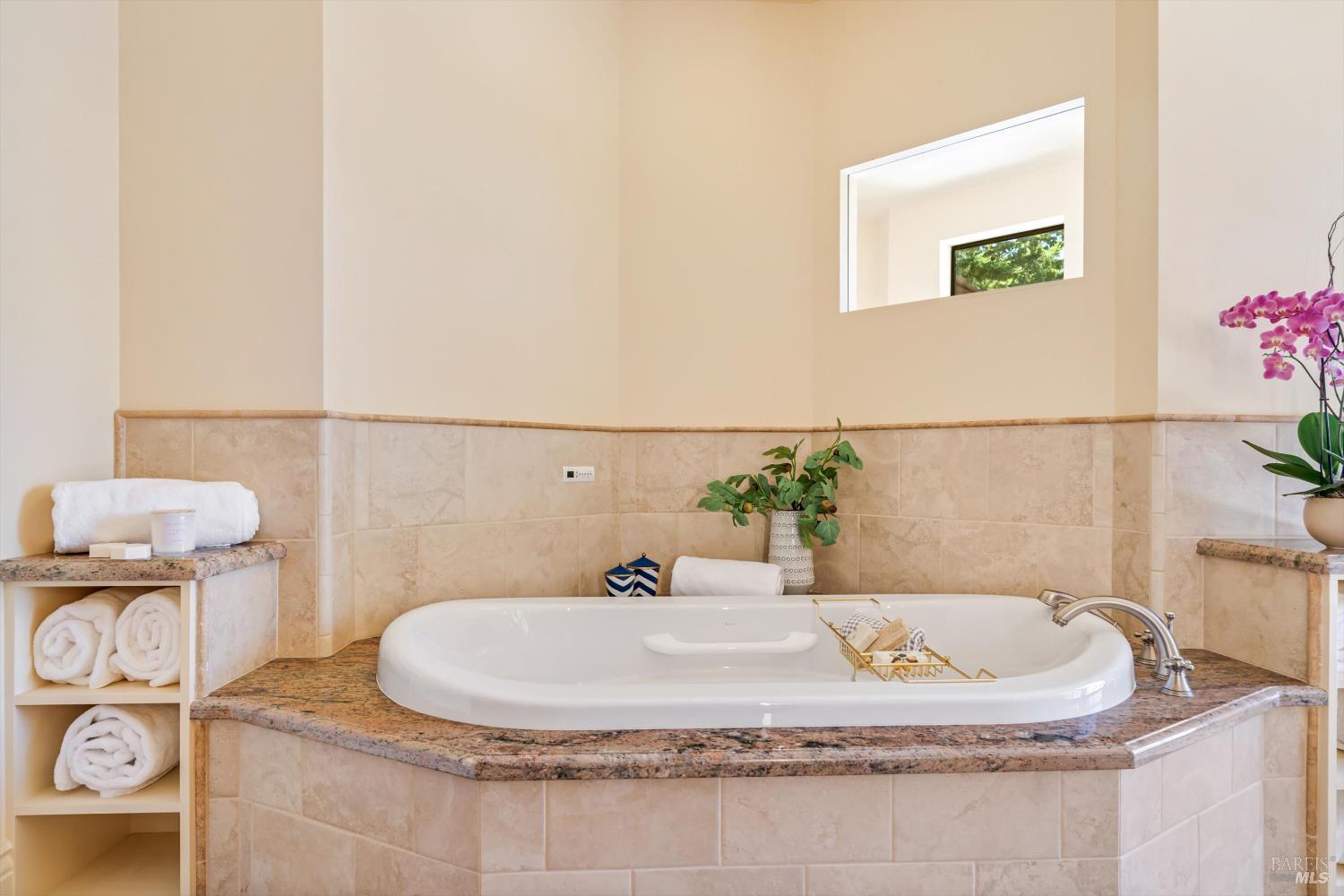1315 W Dry Creek Road Healdsburg CA 95448
