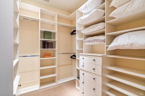 1315 W Dry Creek Road Healdsburg CA 95448