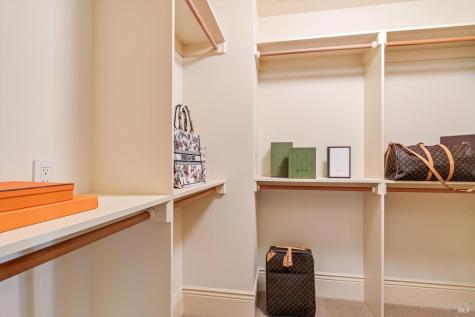 1315 W Dry Creek Road Healdsburg CA 95448