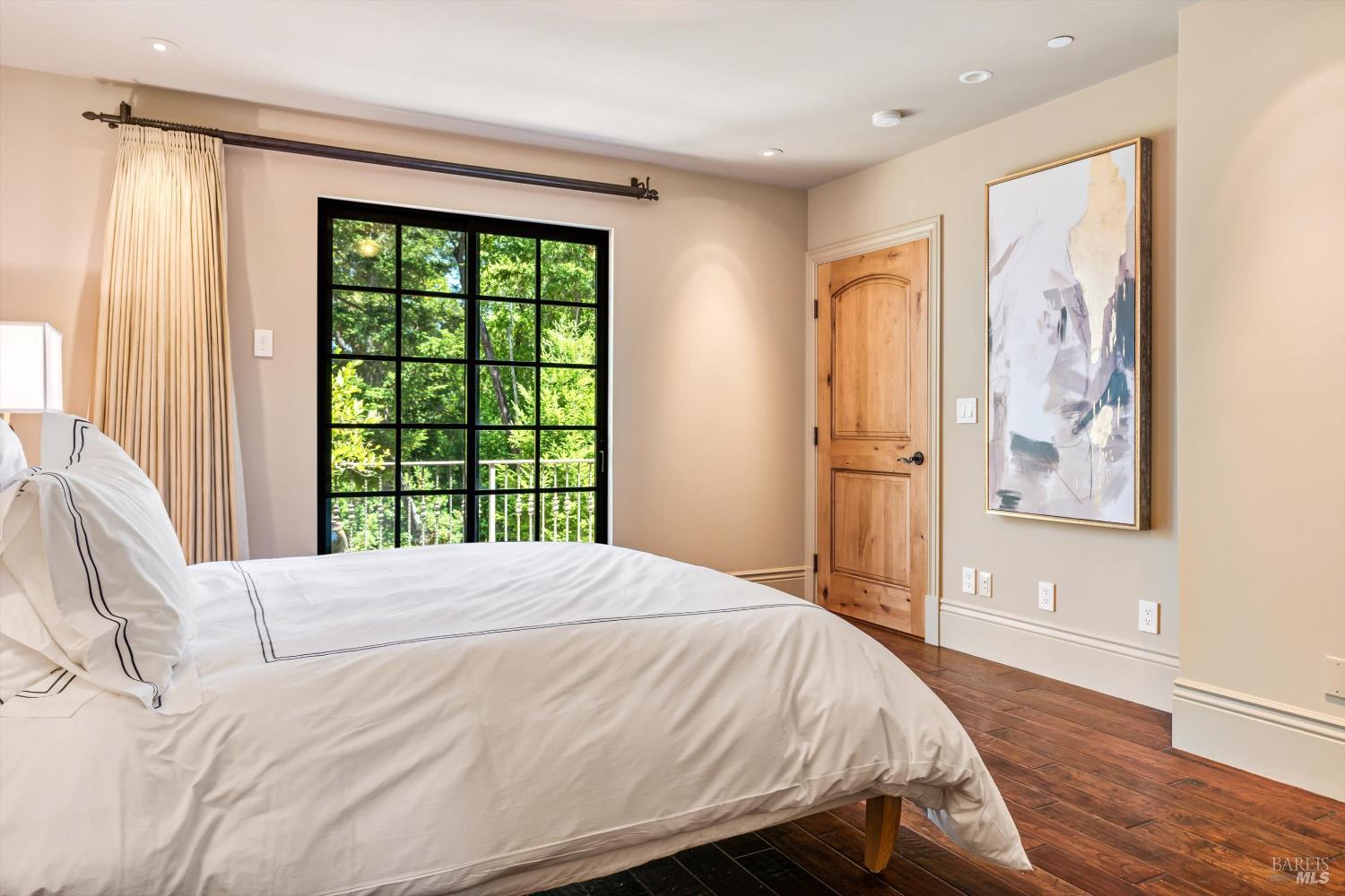 1315 W Dry Creek Road Healdsburg CA 95448