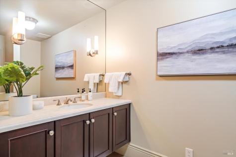 1315 W Dry Creek Road Healdsburg CA 95448