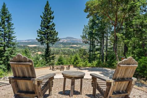 1315 W Dry Creek Road Healdsburg CA 95448