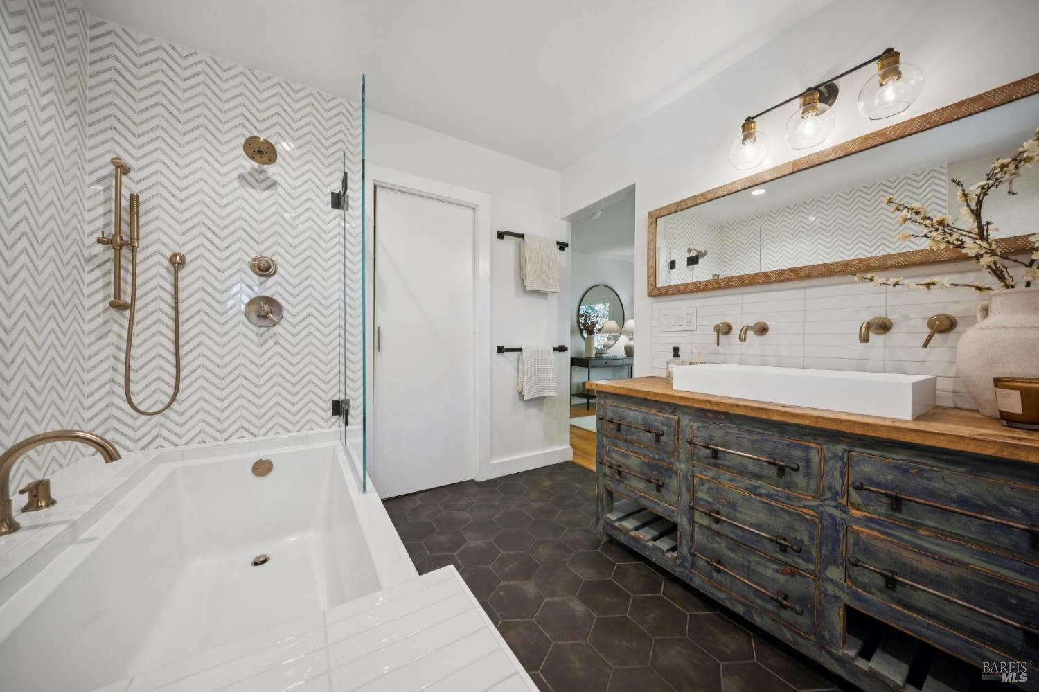 12 Longwood Drive San Rafael CA 94901