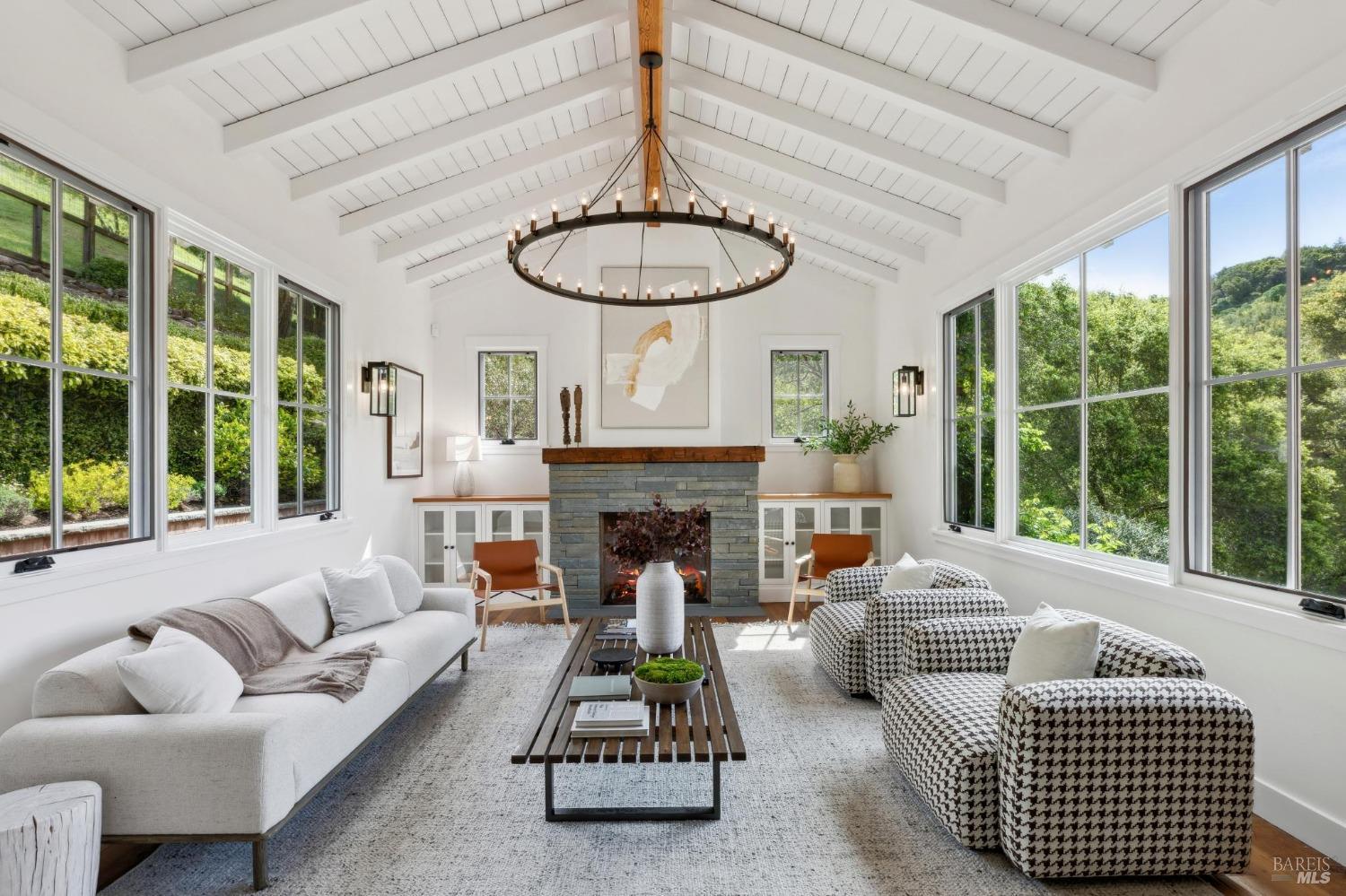 25 Hunter Creek Fairfax CA 94930