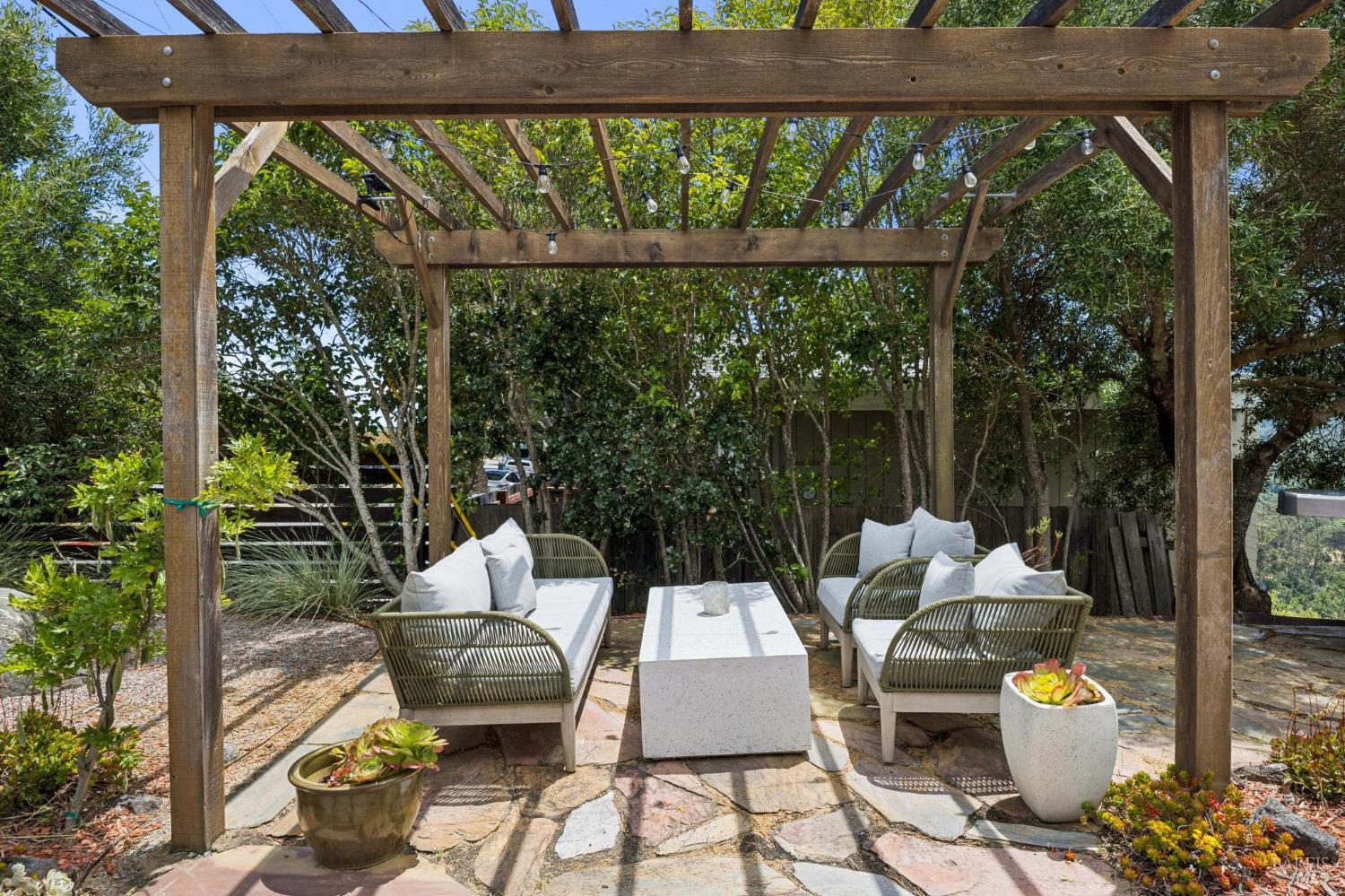 196 Oak Springs Drive San Anselmo CA 94960