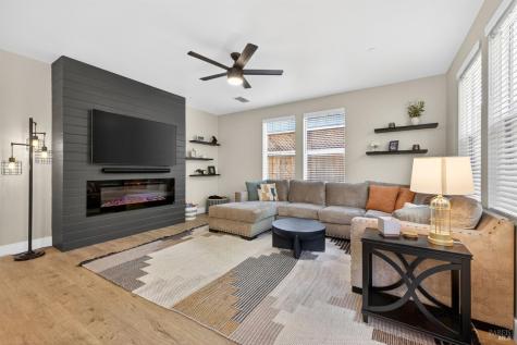 2215-2217 Versaro Drive Santa Rosa CA 95403