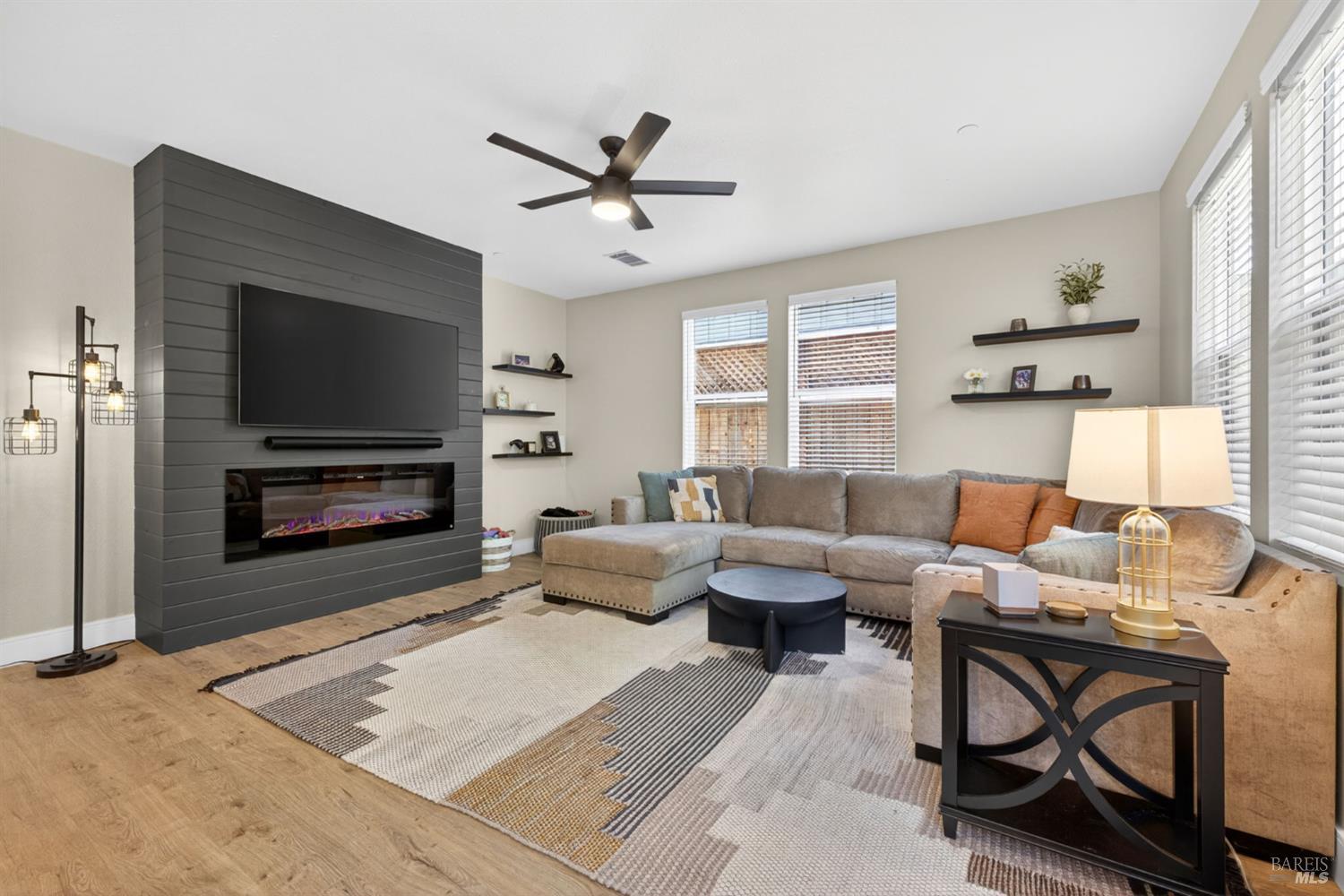 2215-2217 Versaro Drive Santa Rosa CA 95403