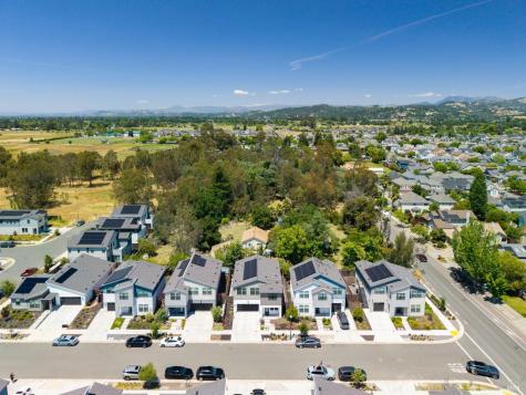 2215-2217 Versaro Drive Santa Rosa CA 95403