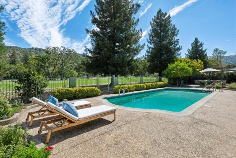 285 Country Club Drive Novato CA 94949