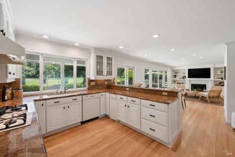 285 Country Club Drive Novato CA 94949