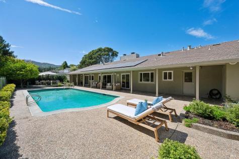 285 Country Club Drive Novato CA 94949