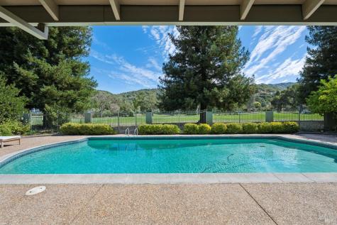 285 Country Club Drive Novato CA 94949