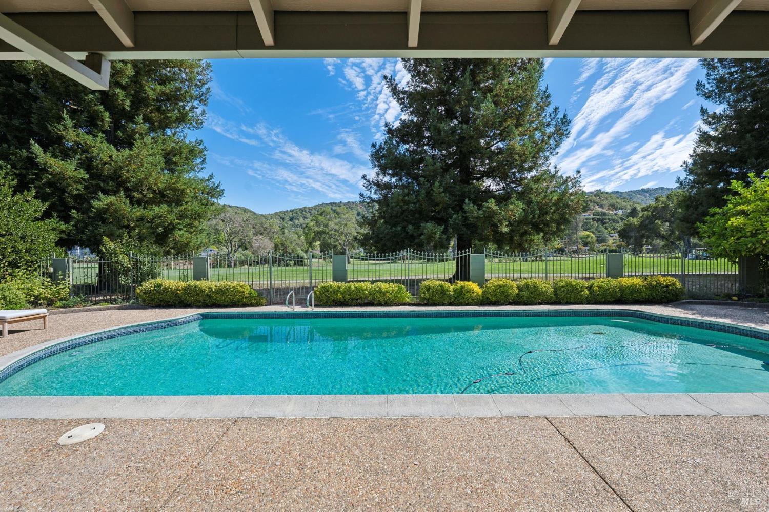285 Country Club Drive Novato CA 94949