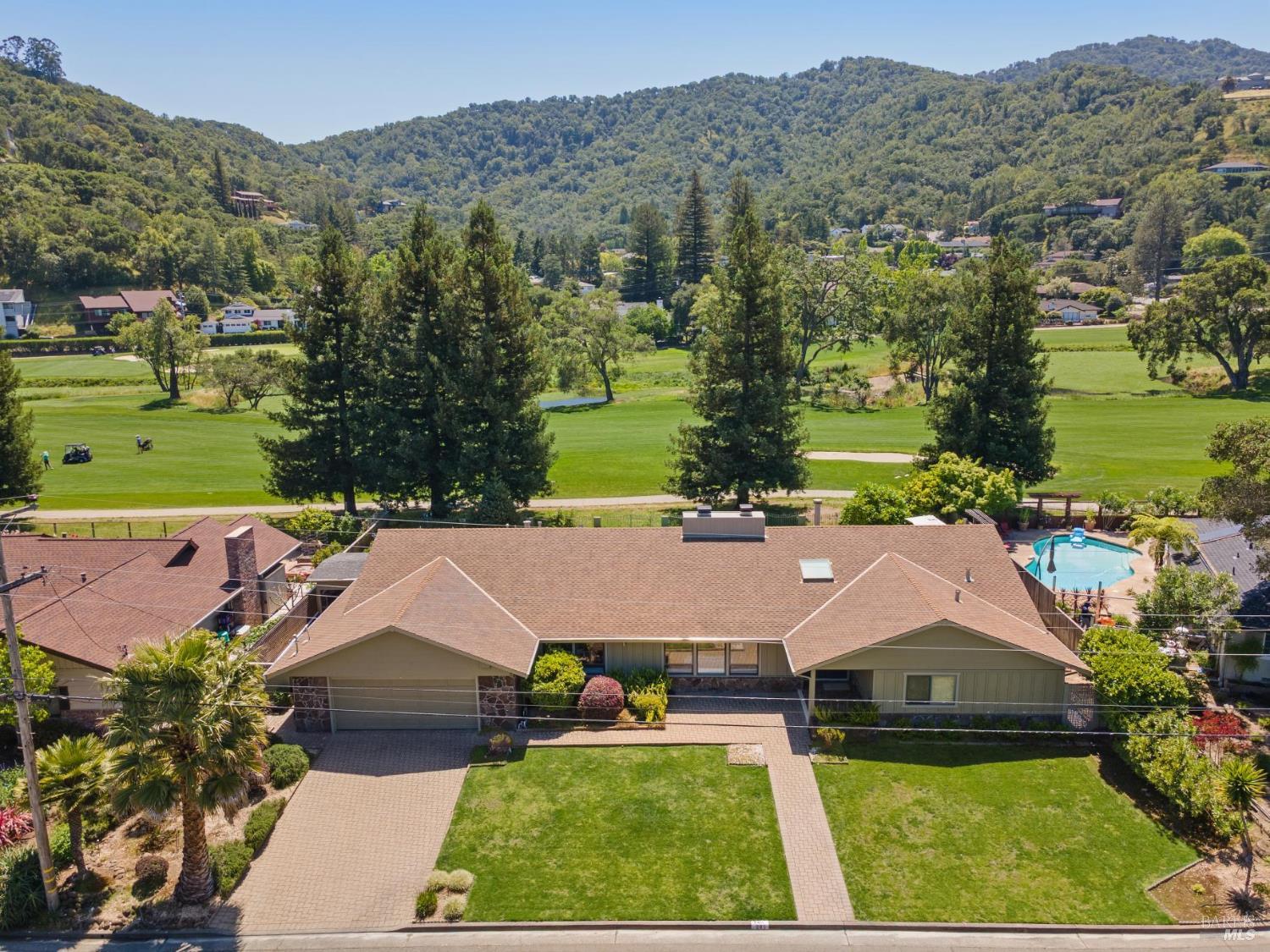 285 Country Club Drive Novato CA 94949
