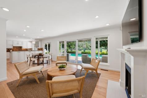 285 Country Club Drive Novato CA 94949