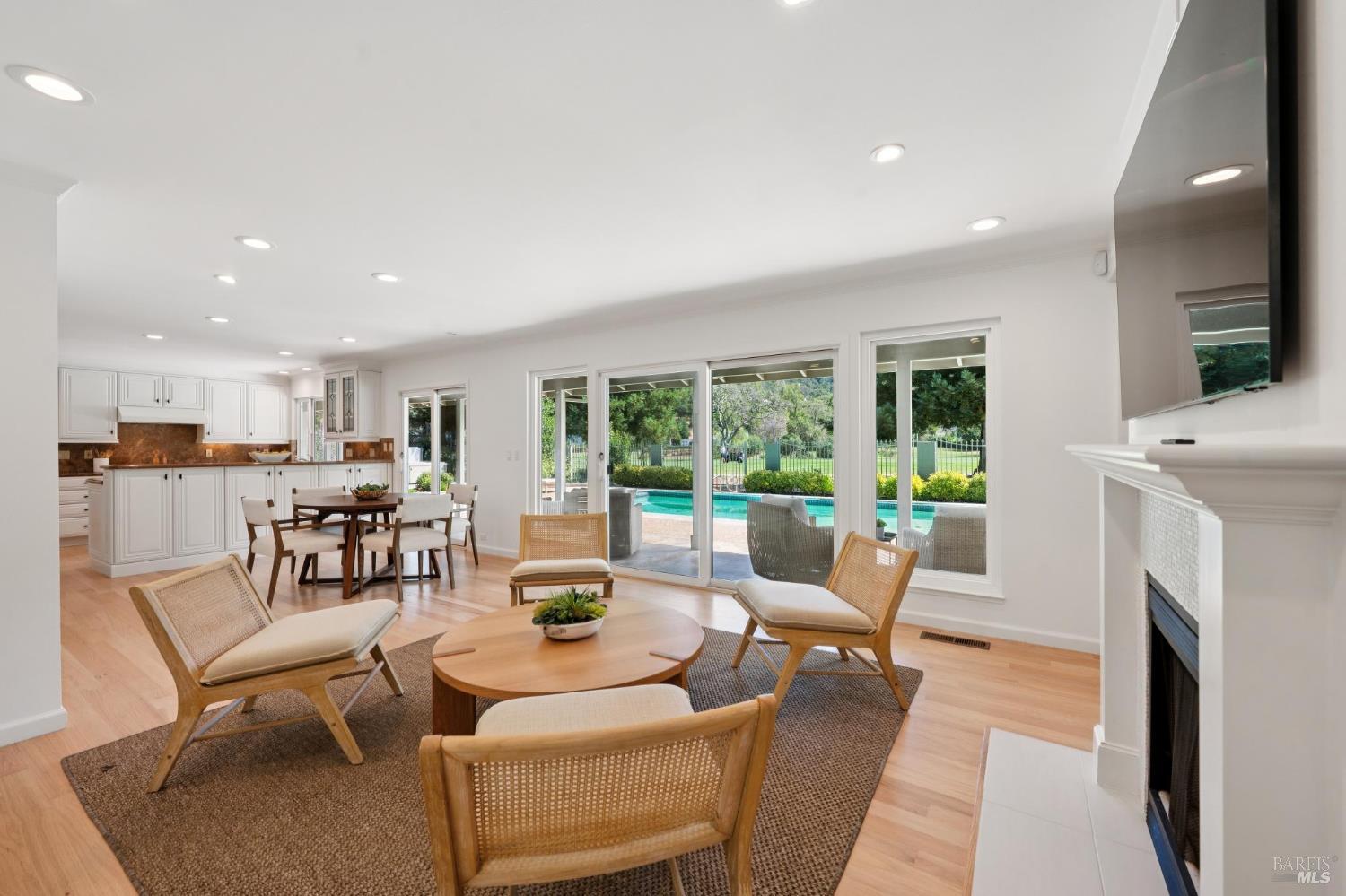 285 Country Club Drive Novato CA 94949