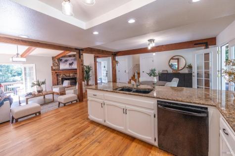 2097 Manzanita Avenue Santa Rosa CA 95404
