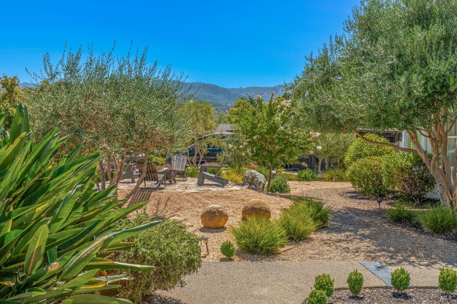 1586 Arrowhead Drive St. Helena CA 94574